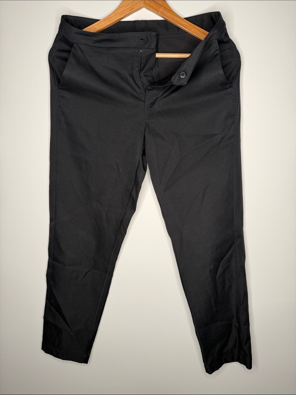 Athleta Black Cropped Tapered Ankle Pants
